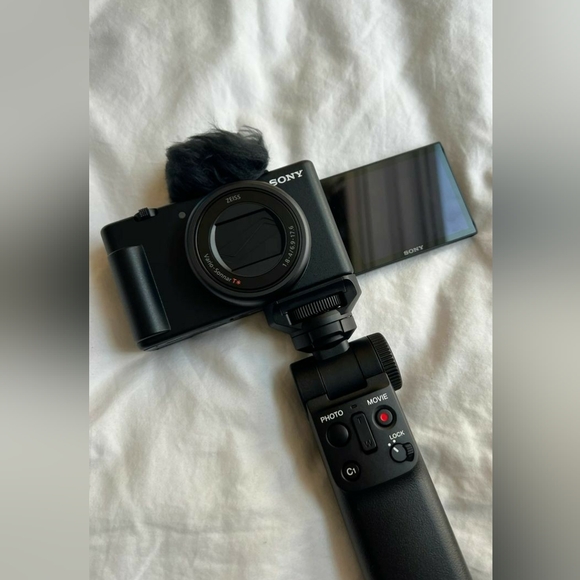 Sony Camera - Picture 2 of 3